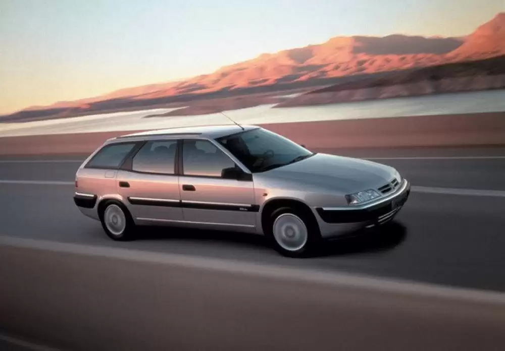 CITROEN XANTIA (1993-2001) VANIČKA DO KUFRA